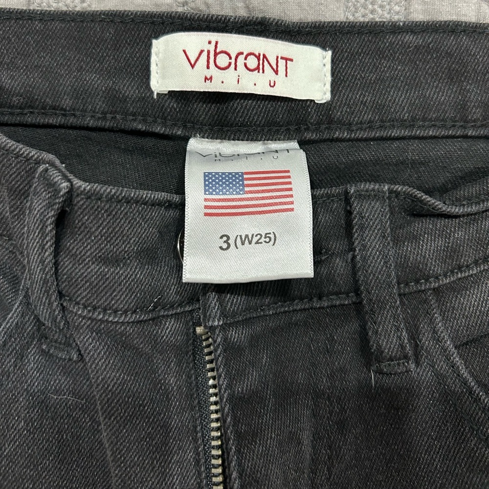 Vibrant MIU Women's Black Jeans - Picture 3 of 4